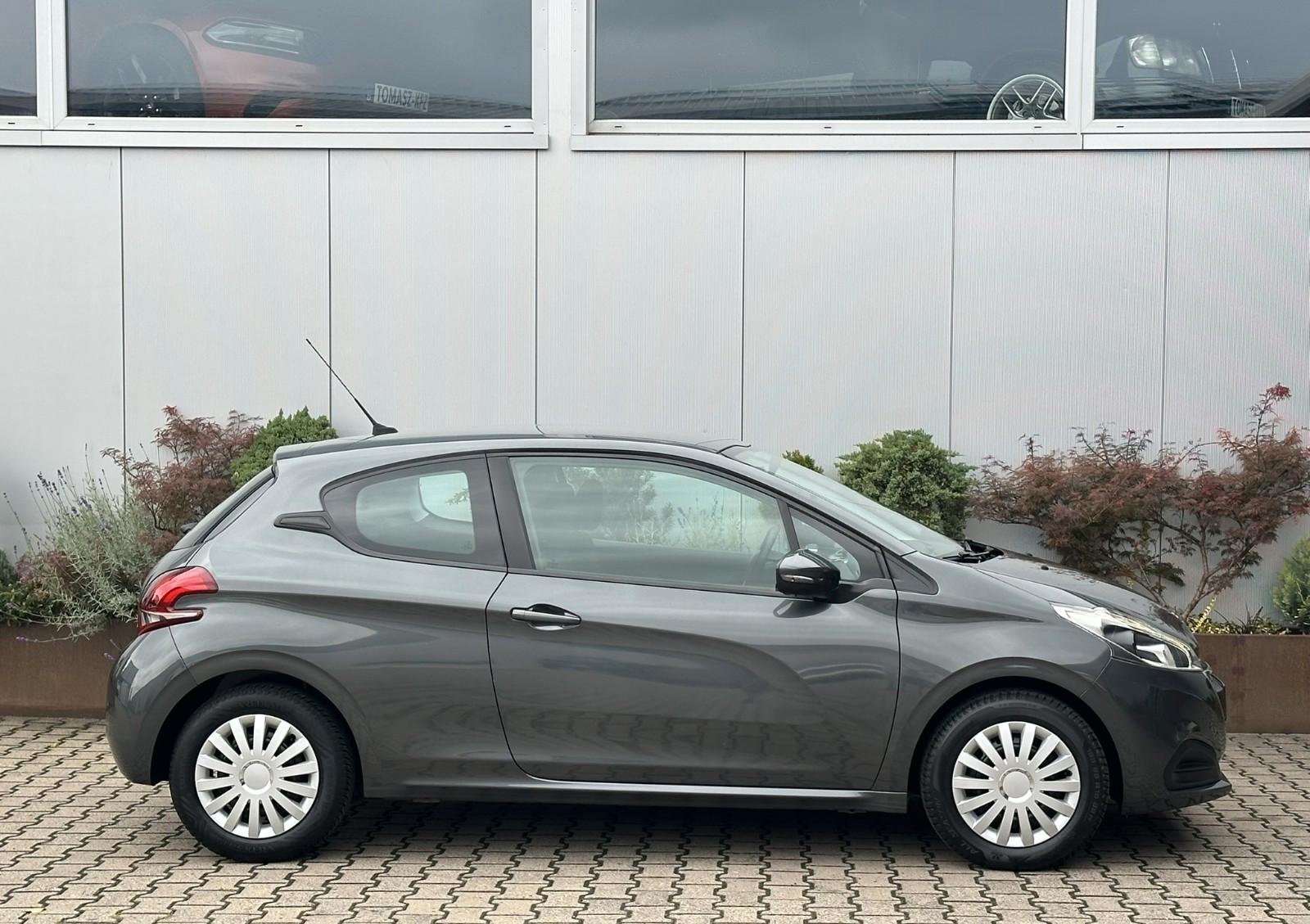 Peugeot 208 1.2 Style PureTech*Navi*AC*PDC*Temp*TÜV NEU