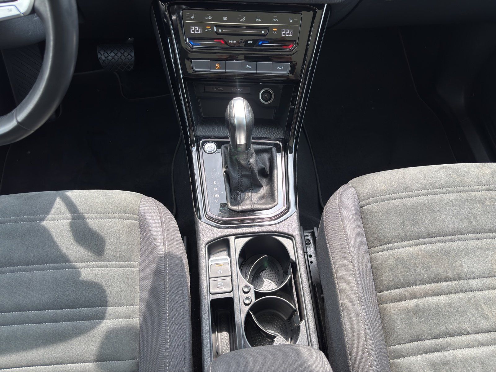 Fahrzeugabbildung Volkswagen Touran 1.5 TSI DSG Highline/PANO-DACH/KAMERA/7Si