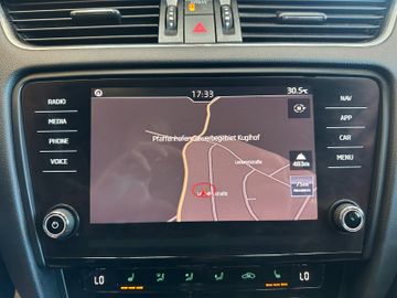 Skoda Octavia *ACC*PDC*NAVI*2-Zonen*Car-PLAY*