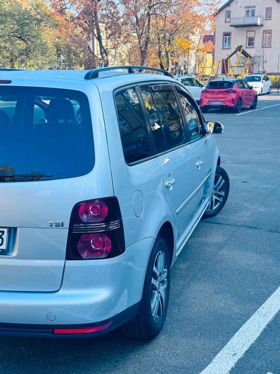 Volkswagen Touran 2008 — photo 14