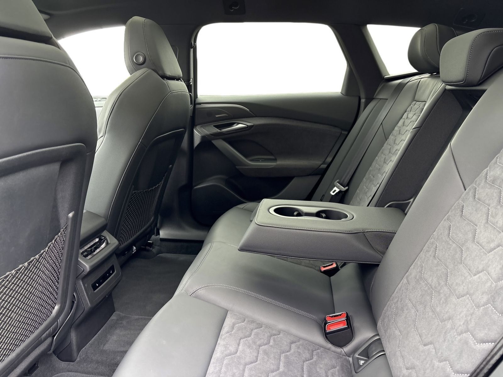 Audi S6 e-tron - Bild 12