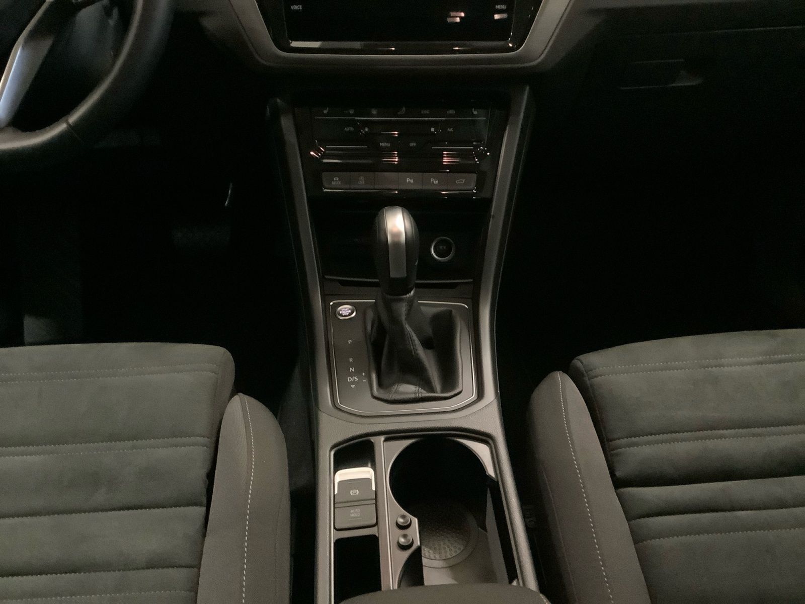 Touran Comfortline R-Line Black Style 1,5 TSI 11