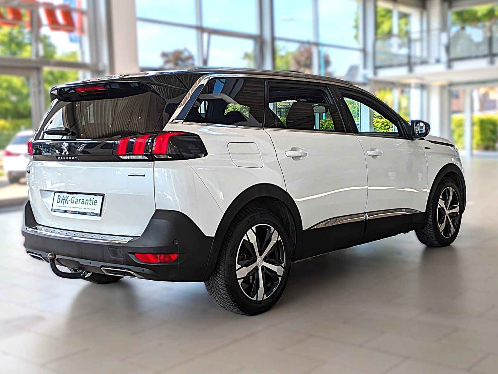 Fahrzeugabbildung Peugeot 5008 GT-LINE LEDER NAVI PANORAMA LED AHK 7-SITZE