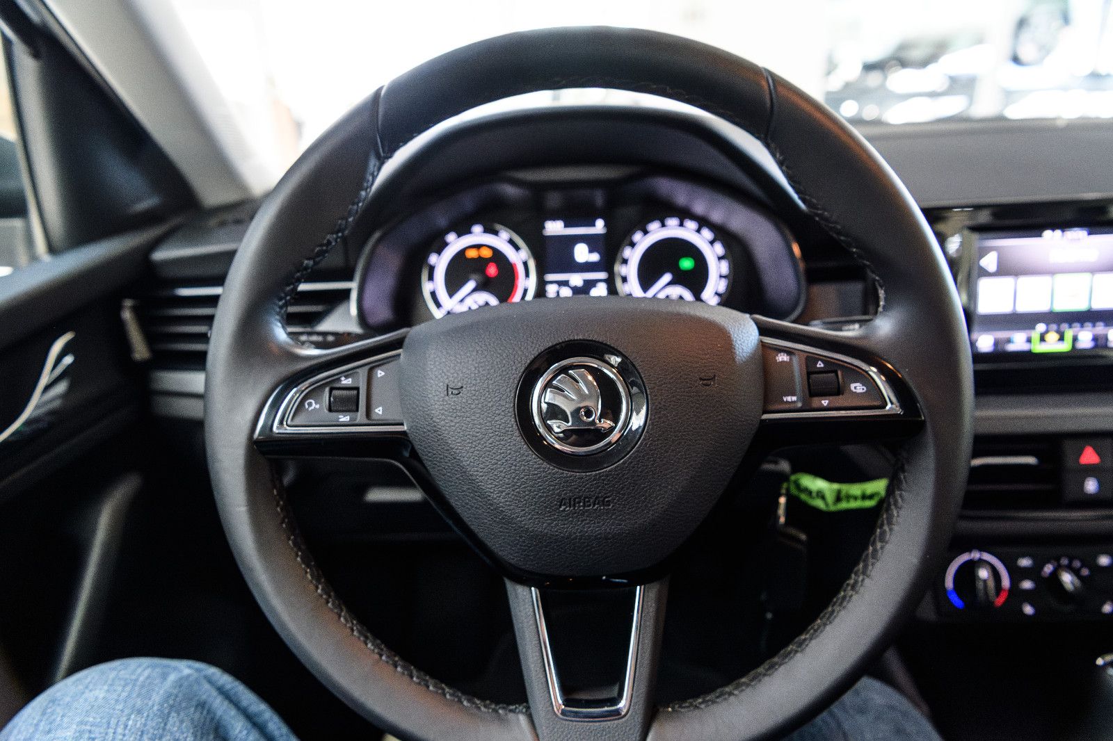 Fahrzeugabbildung SKODA Kamiq Ambition 1.0 DSG LED+AHK+SHZ+GRA