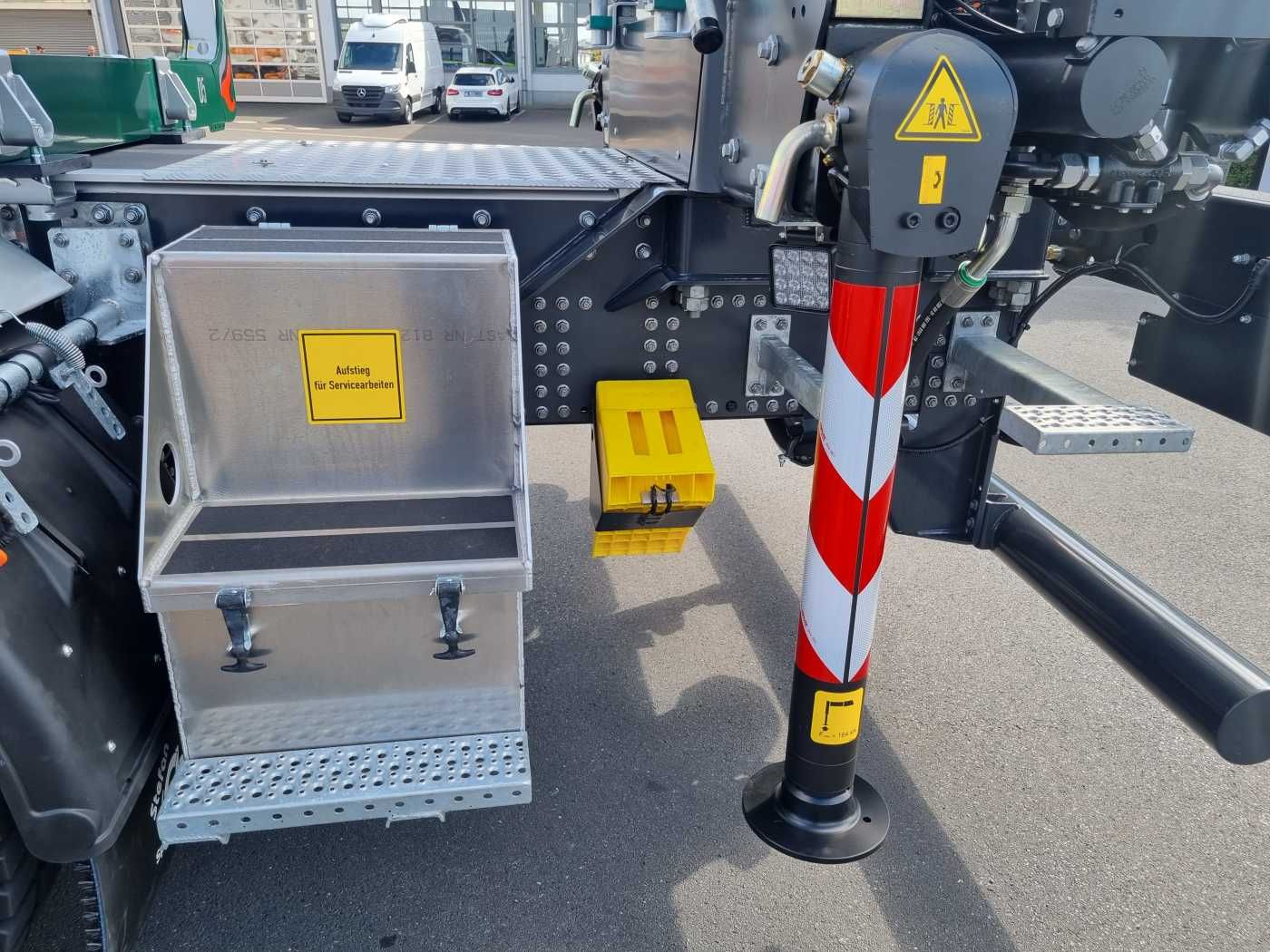 Fahrzeugabbildung Iveco X-Way AS300X57 Z/P HR ON+ 6x4 (6x6 Hi Traction)