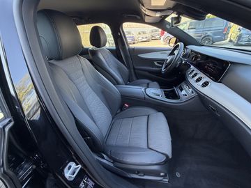 Mercedes E 200 - 7
