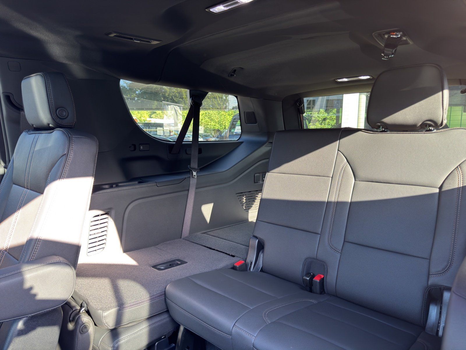 Fahrzeugabbildung Chevrolet Suburban High Country 6.2 MY25 PDC/TV/LED/AHK/