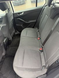 Ford Focus - 12