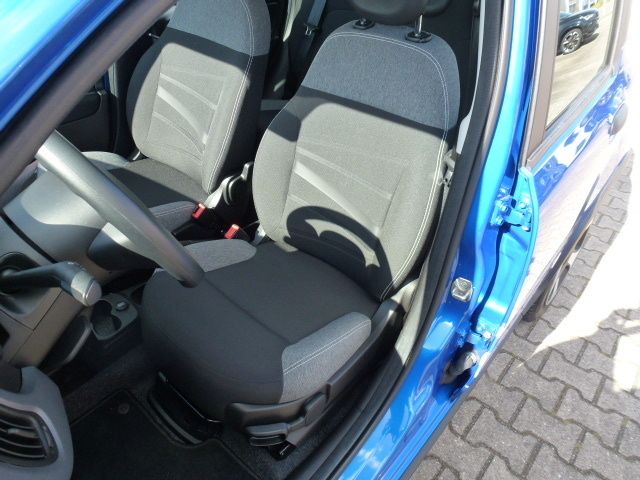 Fahrzeugabbildung Fiat Panda Cross City Plus 1.0 Hybrid + Allwetter