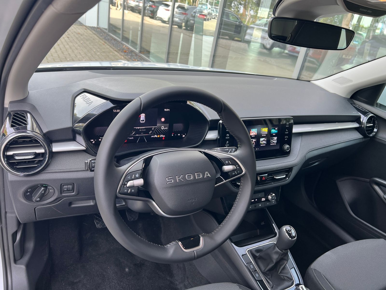 Fahrzeugabbildung SKODA Fabia IV Selection 1.0 MPI *LED, Climatronic, Si