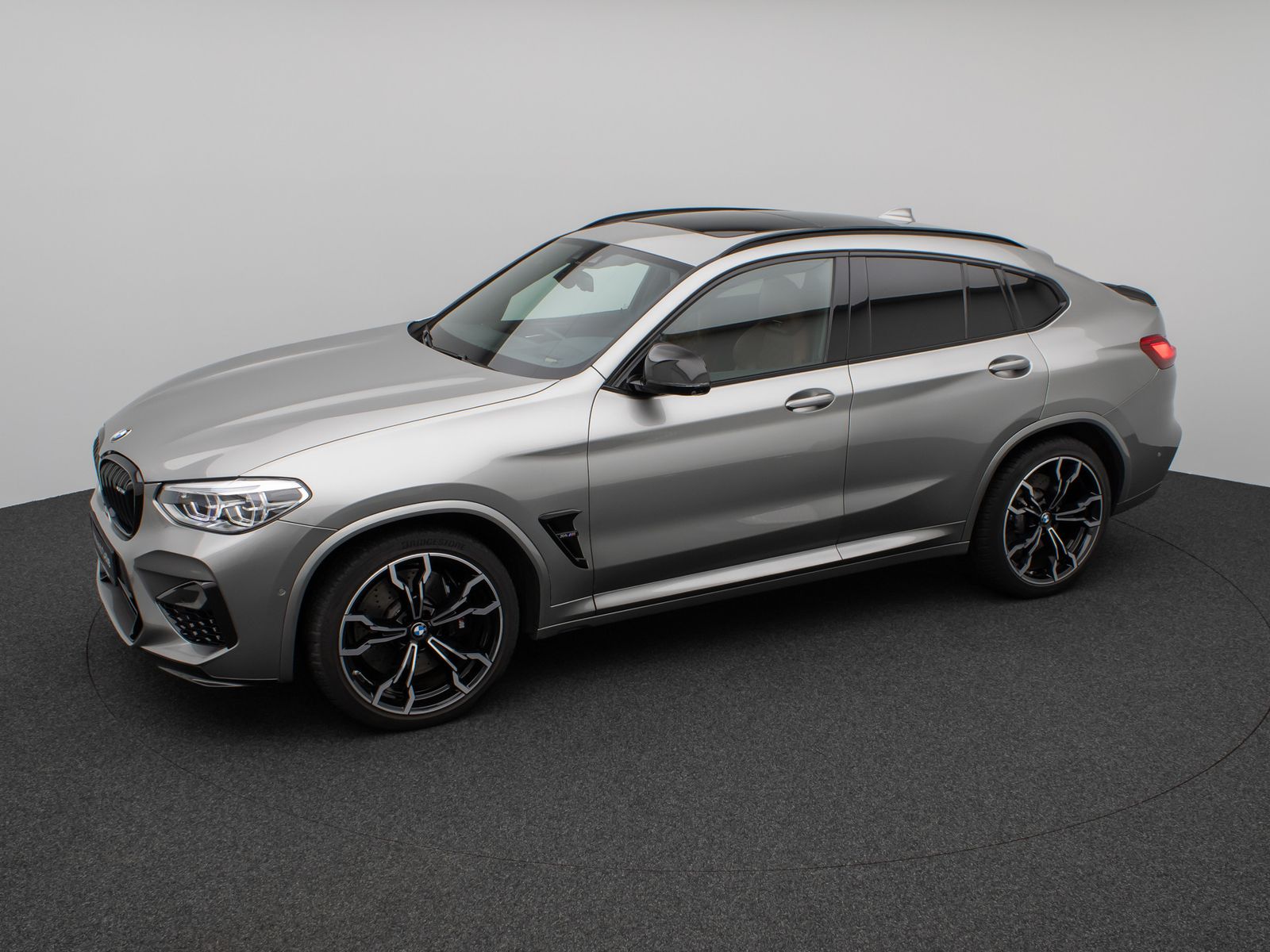 Fahrzeugabbildung BMW X4 M Panorama 360°HUD DAB H/K Individual 21Zoll