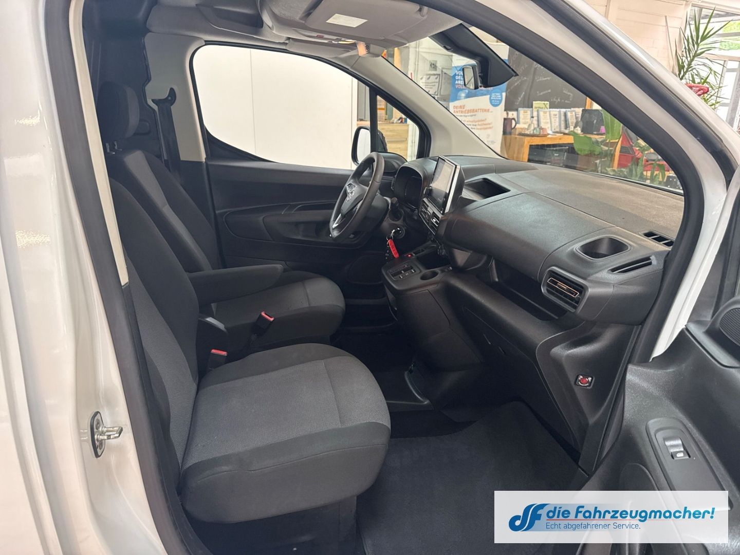 Fahrzeugabbildung Opel Combo E Cargo - e Edition XL LED Apple CarPlay A