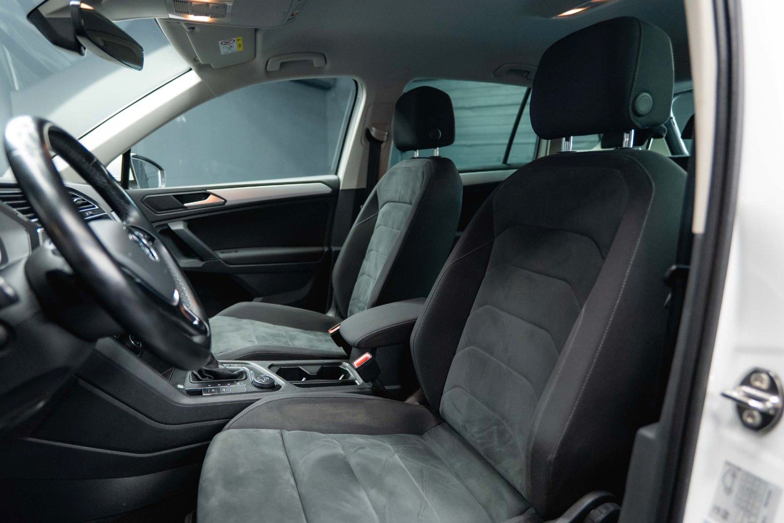 Fahrzeugabbildung Volkswagen Tiguan Comfortline R-Line+ 4Motion *LED*ACC*DAB*