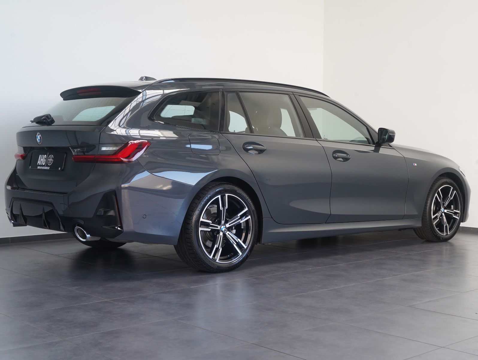 Fahrzeugabbildung BMW 320 d xDrive Touring M Sport LED/DAB/CARPLAY/ACC