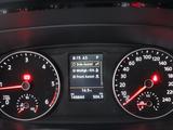 Volkswagen T6 Multivan  Generation Six 2.0TDI TÜV 01/28 - rote Volkswagen T6 Multivan