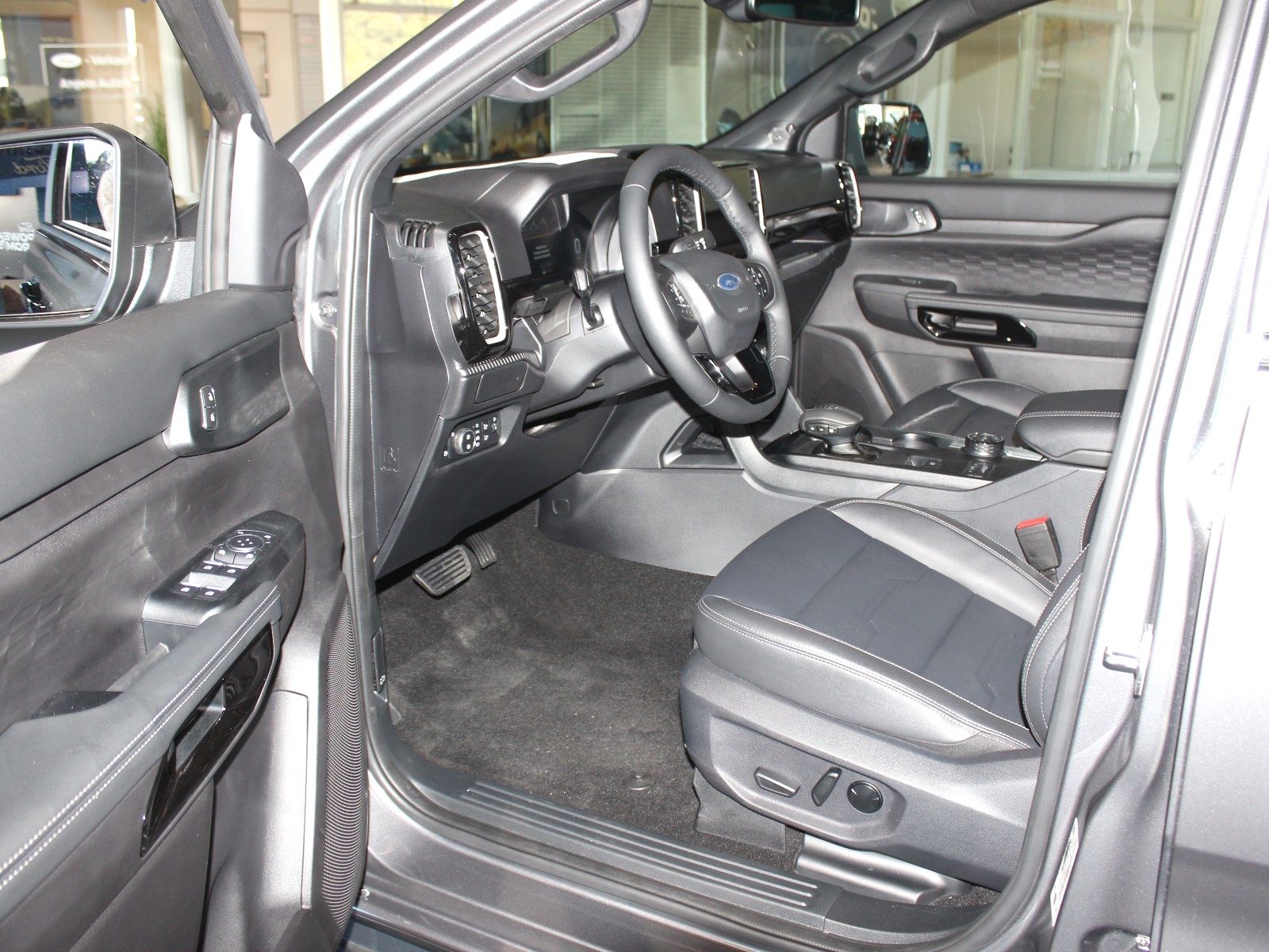Fahrzeugabbildung Ford Ranger Plug-in-Hybrid Limited e-4WD Doppelkabine