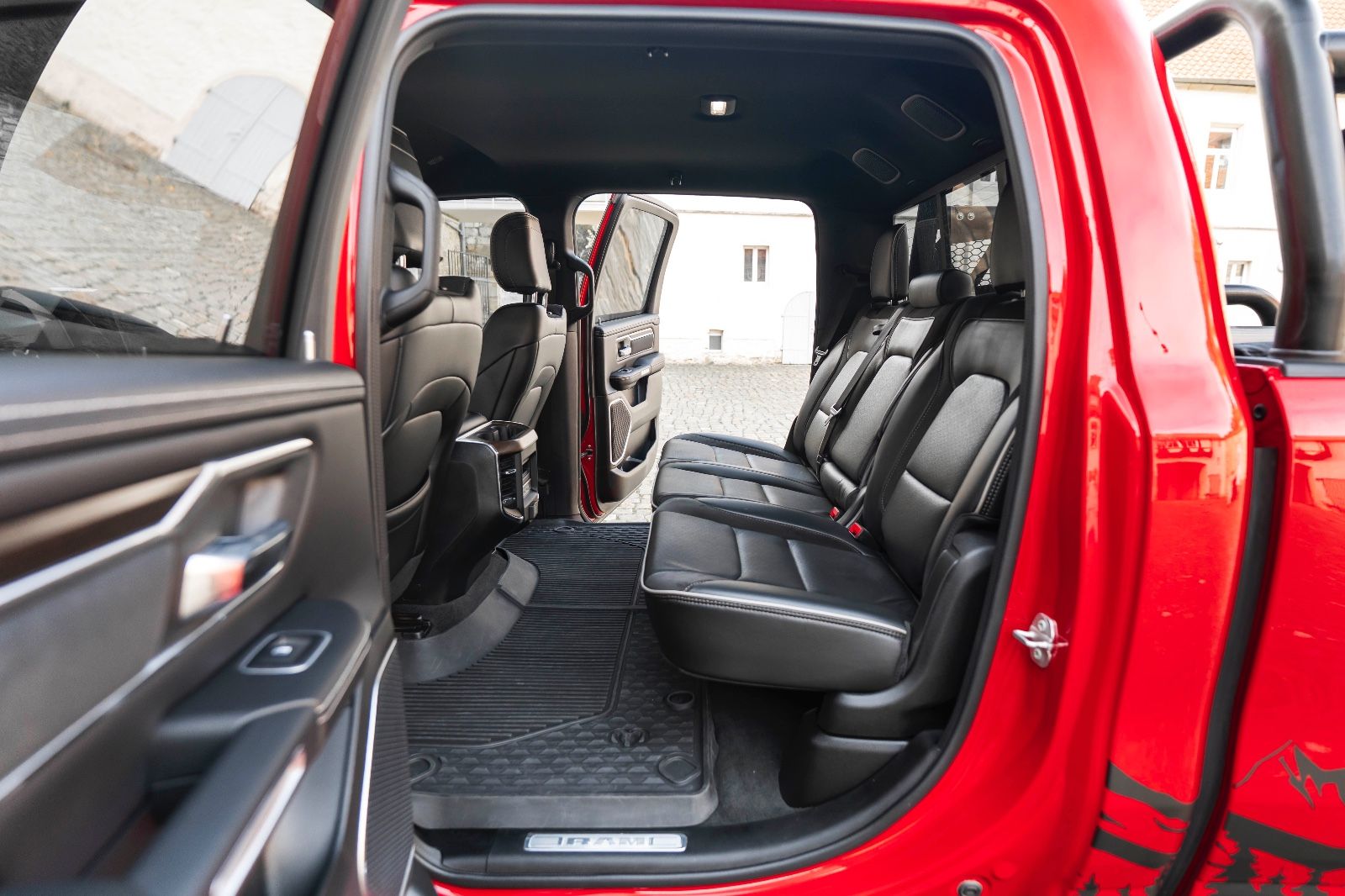 Fahrzeugabbildung Dodge RAM 3.0L LARAMIE ECODIESEL M+S LEDER SZH/SZK KAM