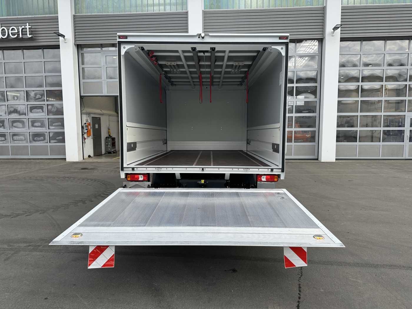 Fahrzeugabbildung Iveco Daily 70C18 HA8 *LBW*Schwenkwandkoffer*