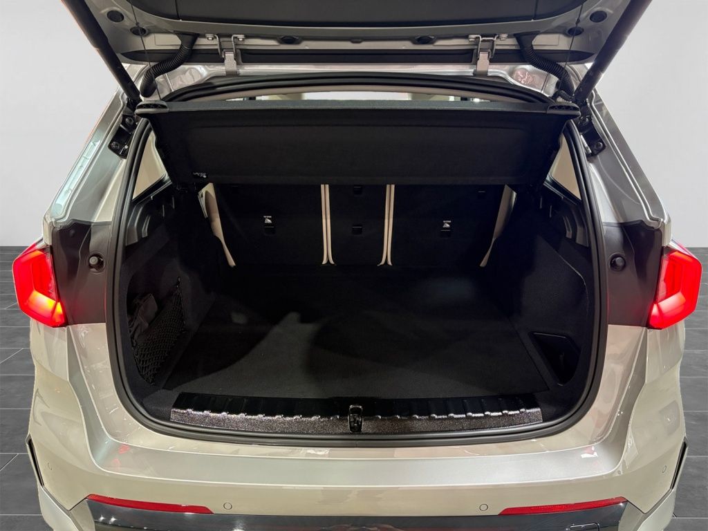 BMW X1 xDrive 20d xLine LED AHK KAM LHZ SHZ SPIEGELP foto 17