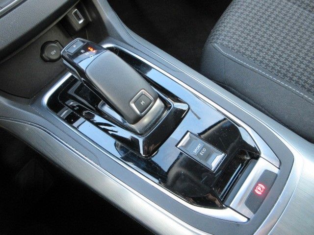 Fahrzeugabbildung Peugeot 308 Active 1.2T NAVI/LED/PDC/TEMPOMAT