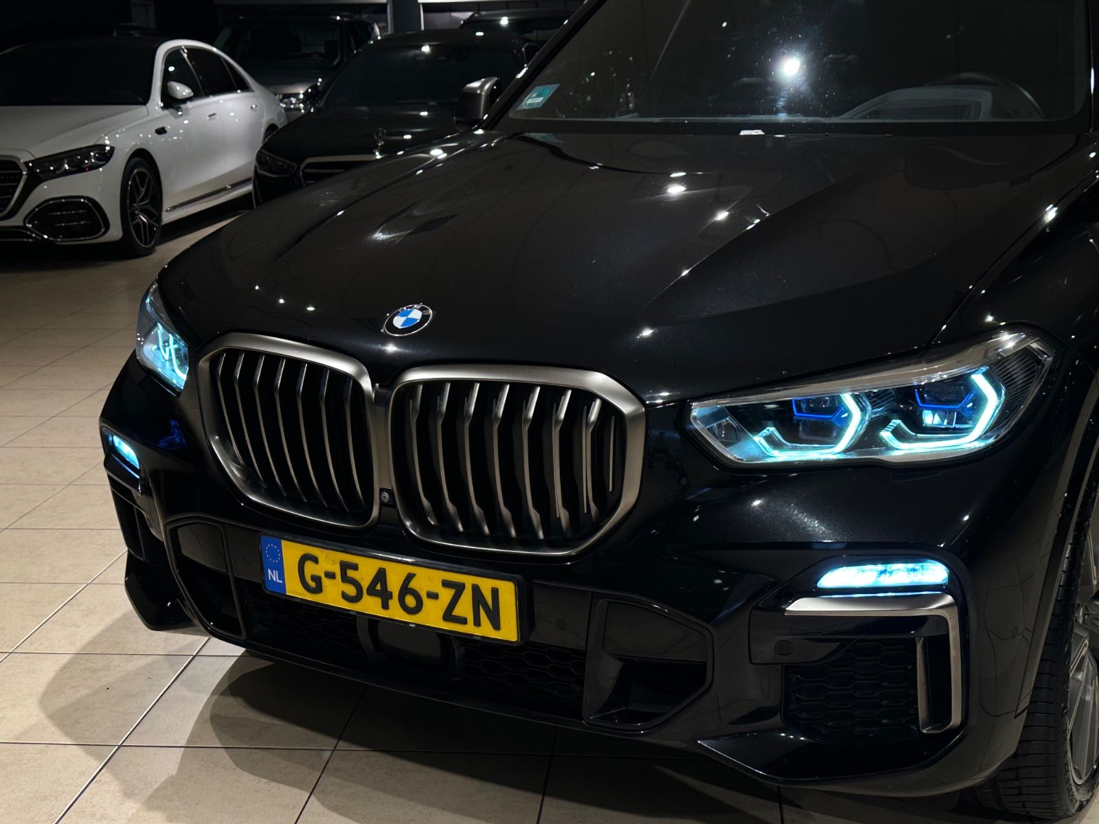 BMW X5 M50d INDIVIDUAL/SKYLOUNGE/AHK/MASSAGE/B&W/VOL imagem 3