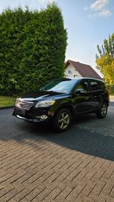 Toyota RAV 4 2,2-l-D-4D 4x2  Keylees, Tüv , Reifen neu - gebrauchte Toyota RAV 4 aus dem Jahr 2012