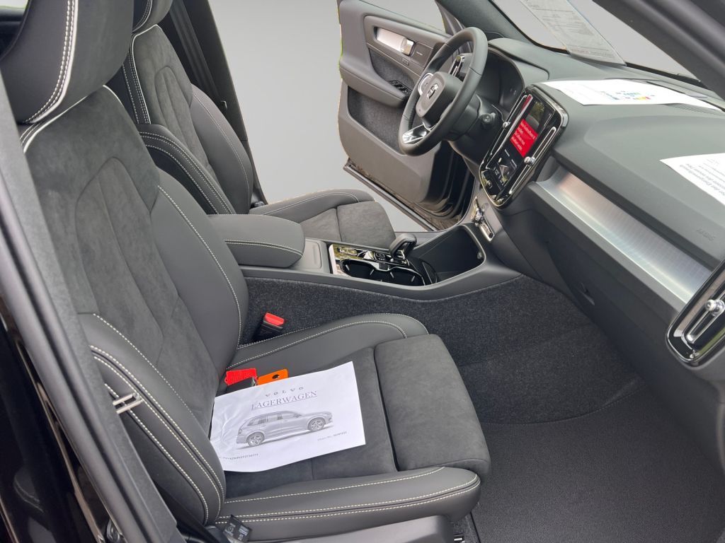 VOLVO XC40 B4 B DKG Ultra Black Edition, Licht-P.,FHZ VOLVO XC40 B4 B DKG Ultra Black Edition, Licht-P.,FHZ
