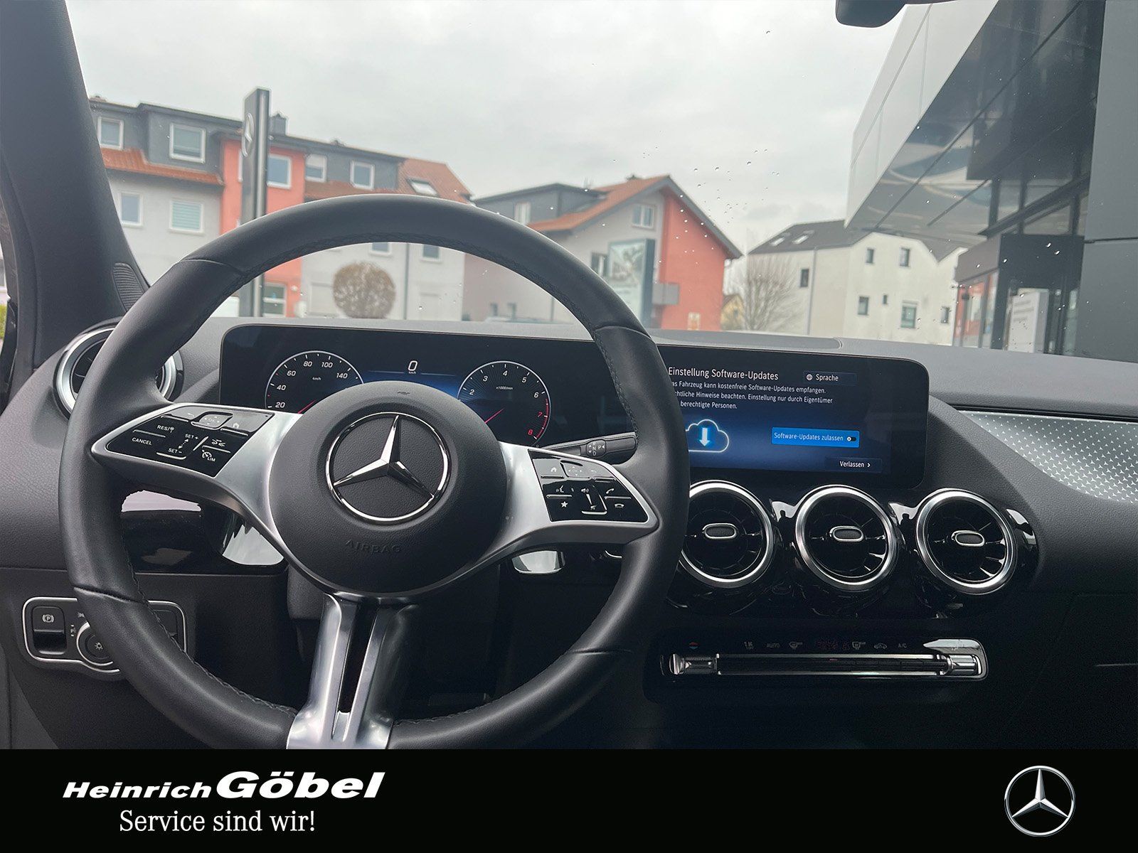 Fahrzeugabbildung Mercedes-Benz GLA 180