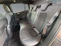 Fahrzeugabbildung Ford Focus Turnier ST - LED*HUD*19"LM*Pano*Kamera*B&O
