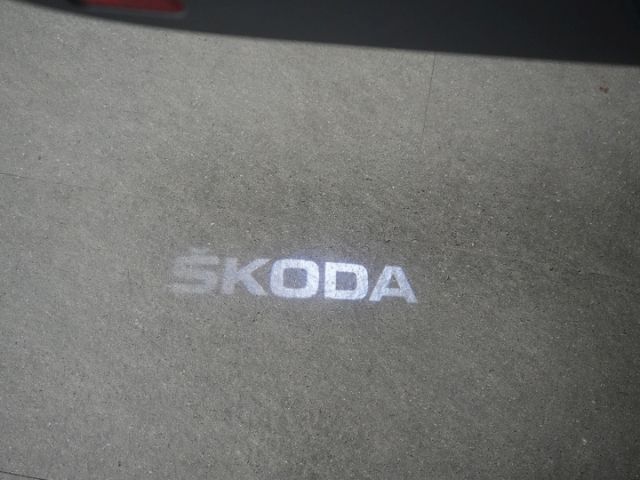 Octavia COMBI TOUR TDI DSG+AHK+KLIMA+NAVI+LED-SC