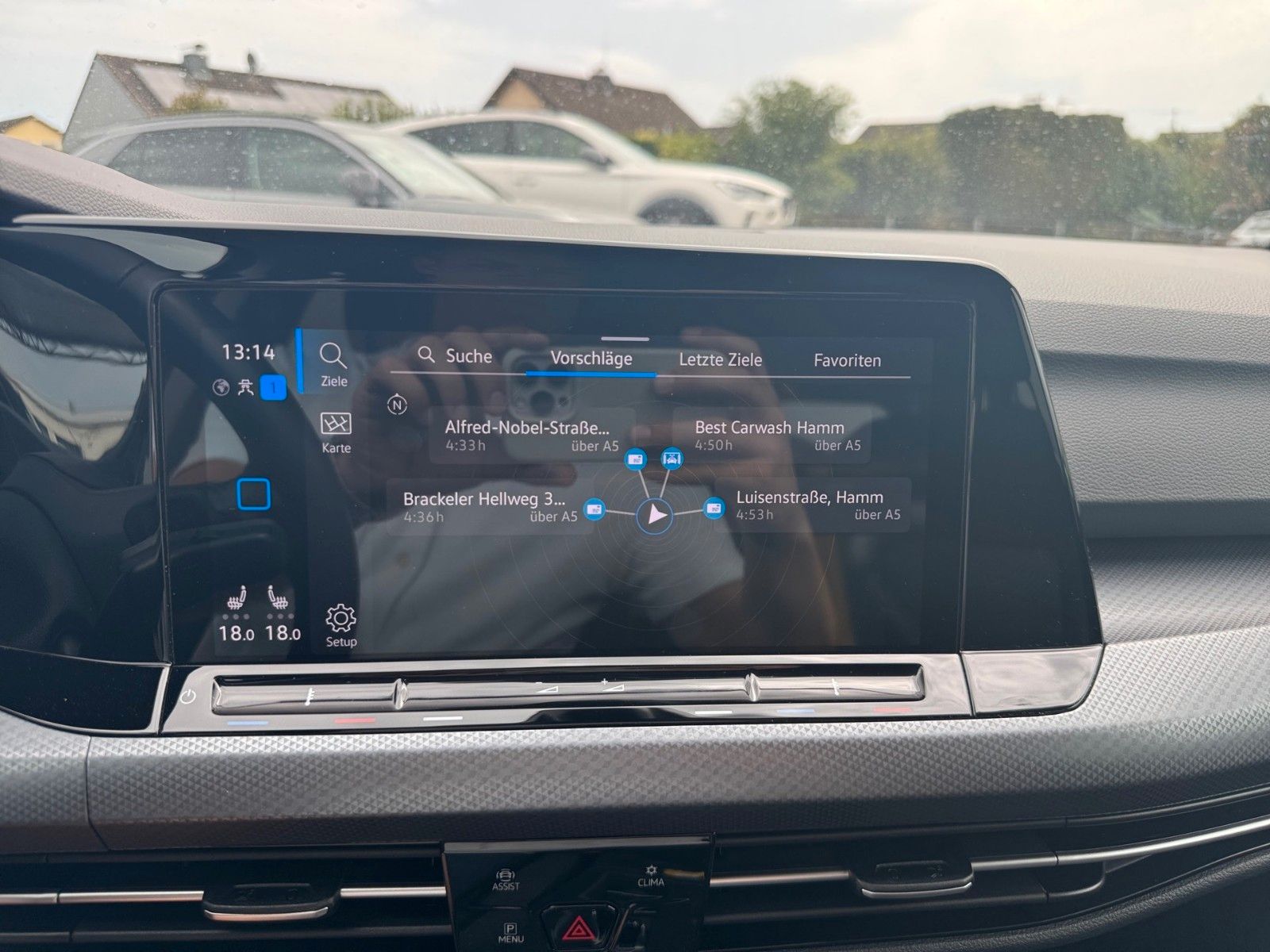 Fahrzeugabbildung Volkswagen Golf VIII Variant Life ACTIVE 1.0 eTSI