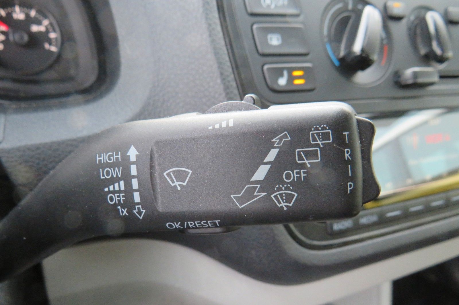 Fahrzeugabbildung SEAT Mii Style KLIMA SITZH GRA PDC TELVOR 8-FACH 1.H