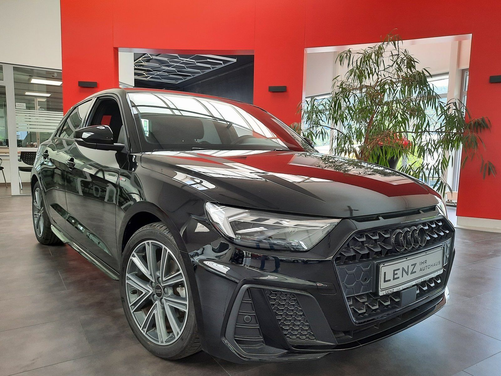 Fahrzeugabbildung Audi A1 Sportback 30 TFSI S-line *Cam*LED*PDC*Navi*