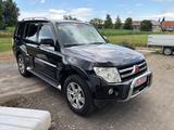 Mitsubishi Pajero 3.2 DI-D Instyle, 7 Sitzer, Leder, Navi - Mitsubishi Pajero: Instyle