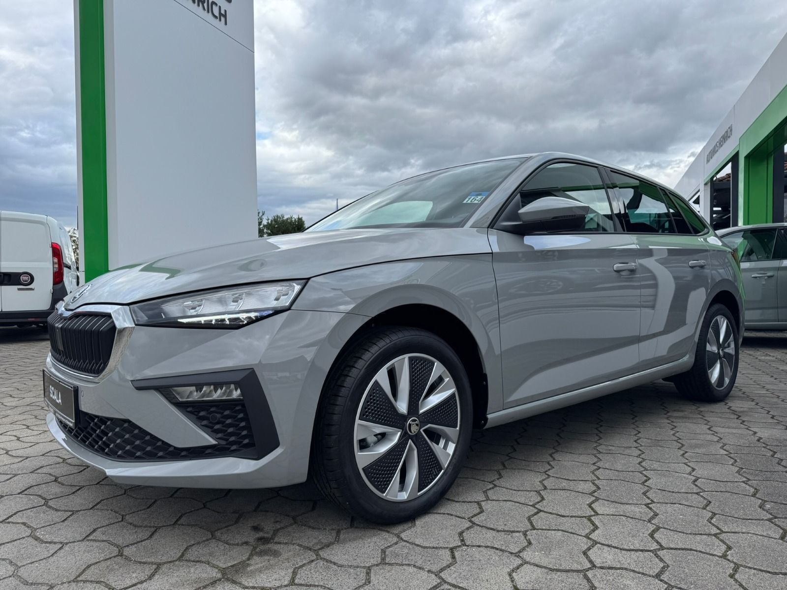 Fahrzeugabbildung SKODA Scala Selection TSI DSG*RFK*NAVI*LED