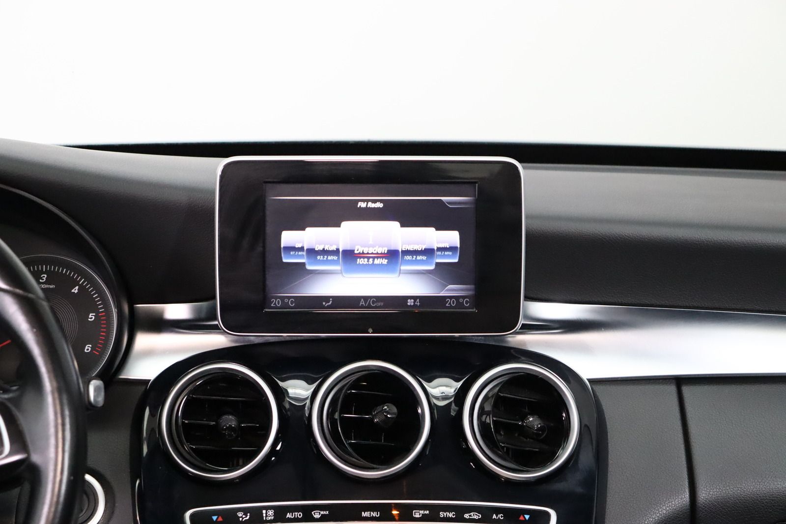 Fahrzeugabbildung Mercedes-Benz C 180 d * LED * SHZ