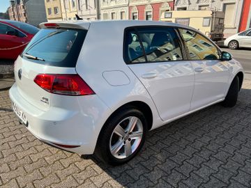 Fahrzeugabbildung Volkswagen Golf VII Lim. Comfortline BMT AUTOMATIK NAVI PDC