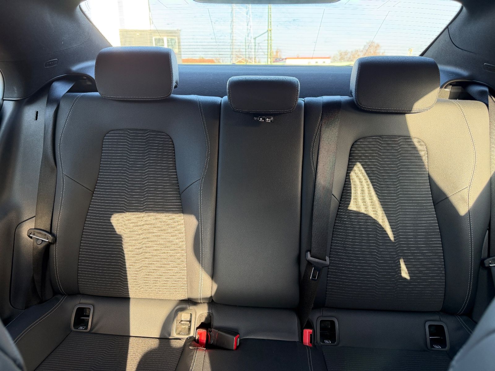 Fahrzeugabbildung Mercedes-Benz CLA 200 LED*AHK*KAMERA*TEMPO*NAVI*WIDESCREEN