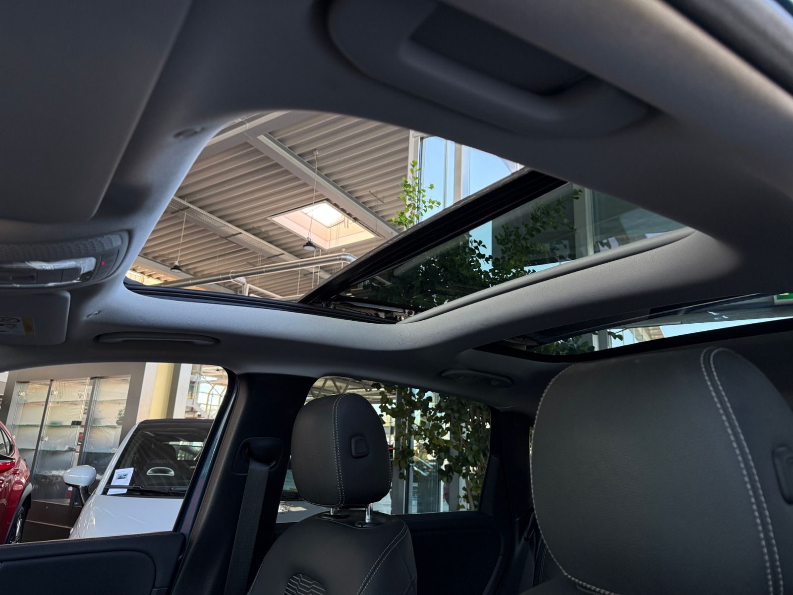 Fahrzeugabbildung Mercedes-Benz B 220 4Matic PANO LED NAV RFK SHZ ALU