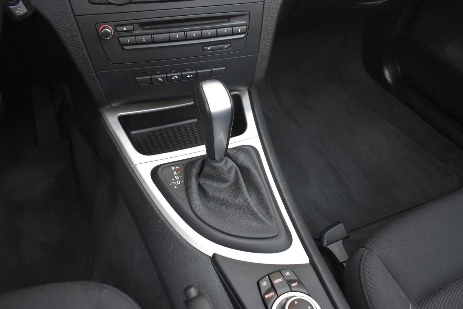 BMW 118i Cabrio+Navi+Automatik+PDC+Tempomat+SHZ