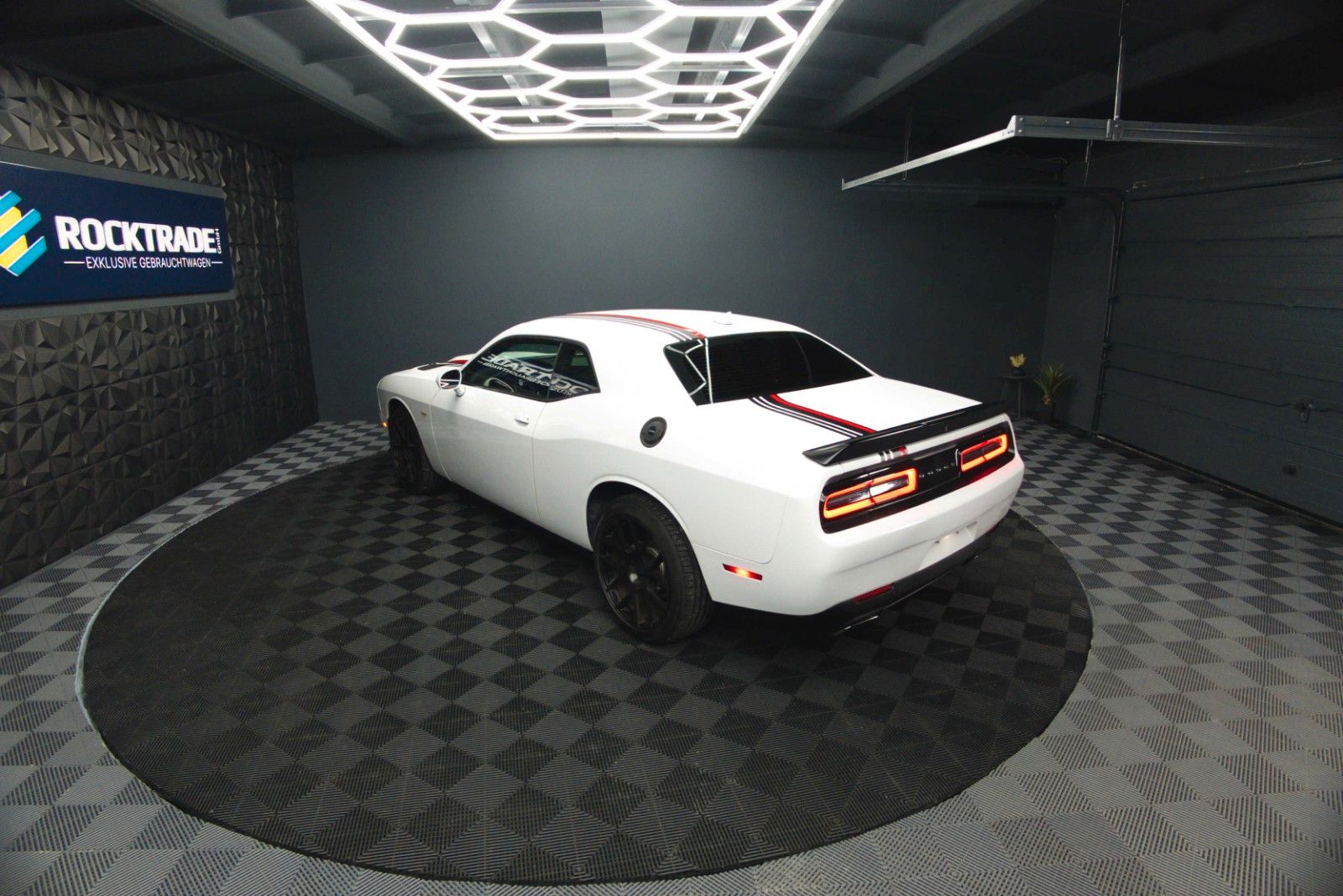 Fahrzeugabbildung Dodge Challenger 5.7 V8 R/T SRT Style *LED*20 Zoll*