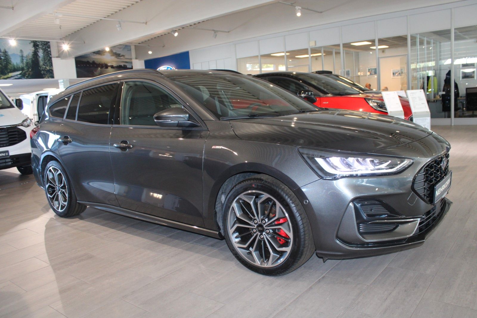 Fahrzeugabbildung Ford Focus ST-Line X Automatik PANODACH + 18 ZOLL