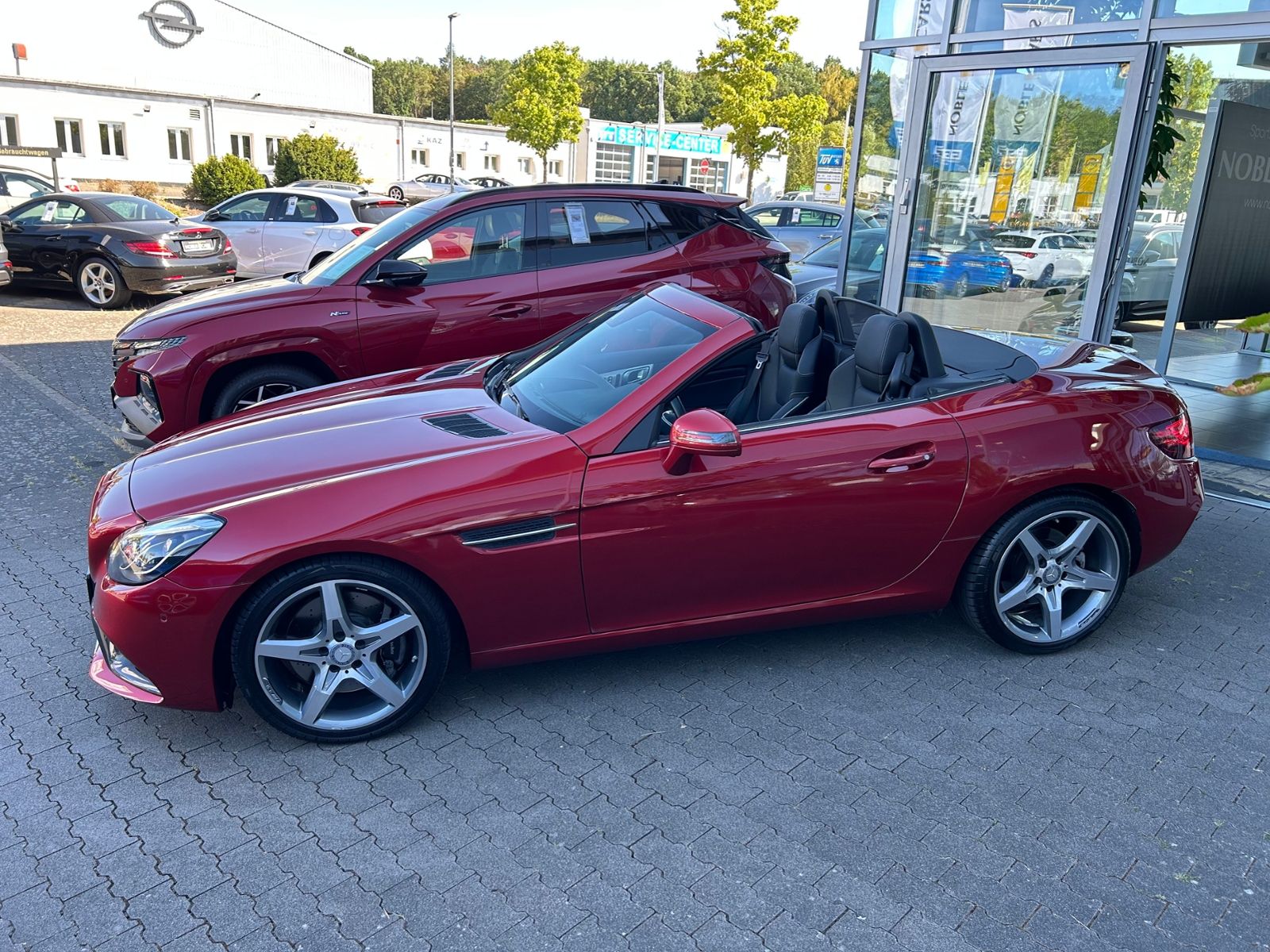 Fahrzeugabbildung Mercedes-Benz SLC 300 Roadster AMG Line KLIMA LED NAVI
