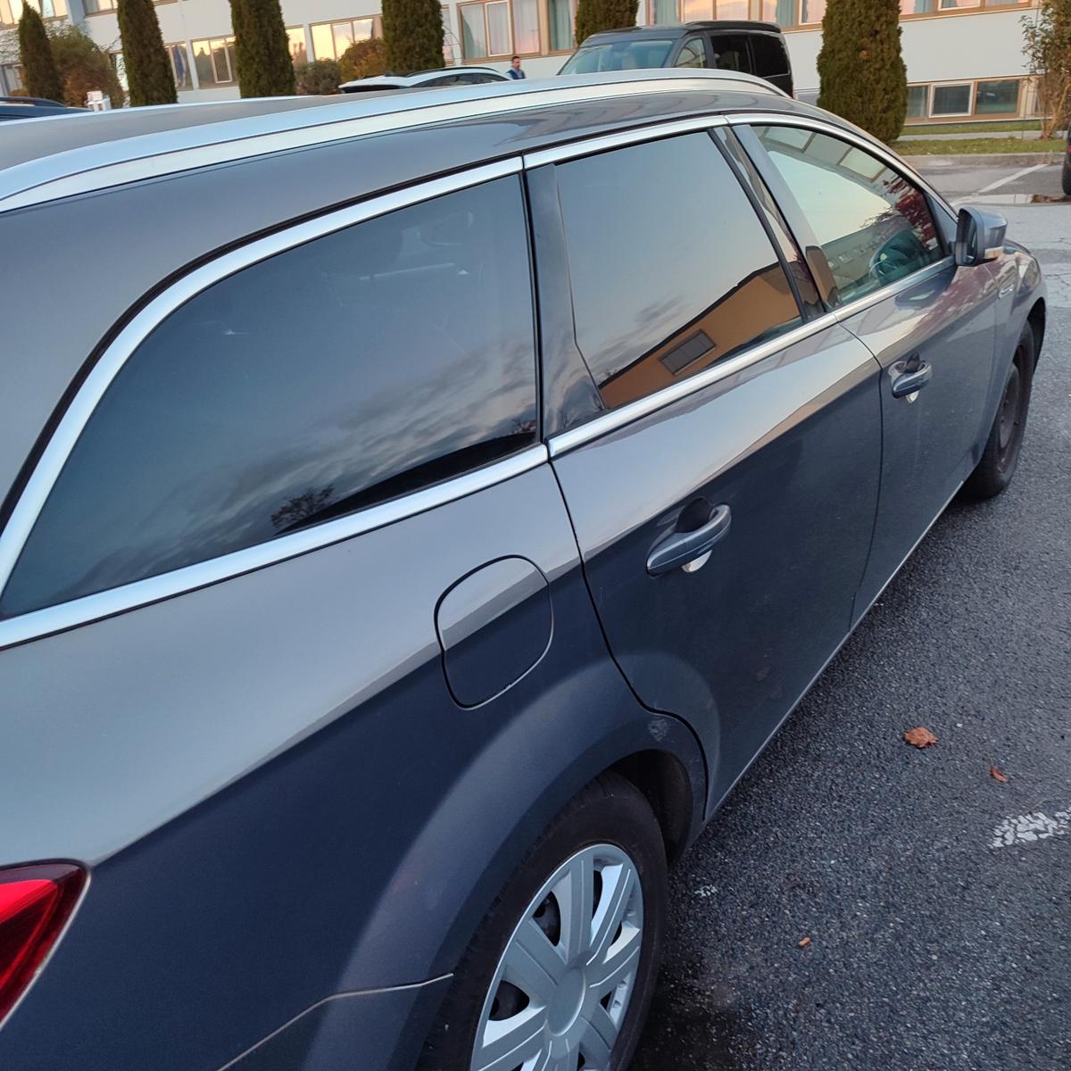 Ford Mondeo 2013 — rear view