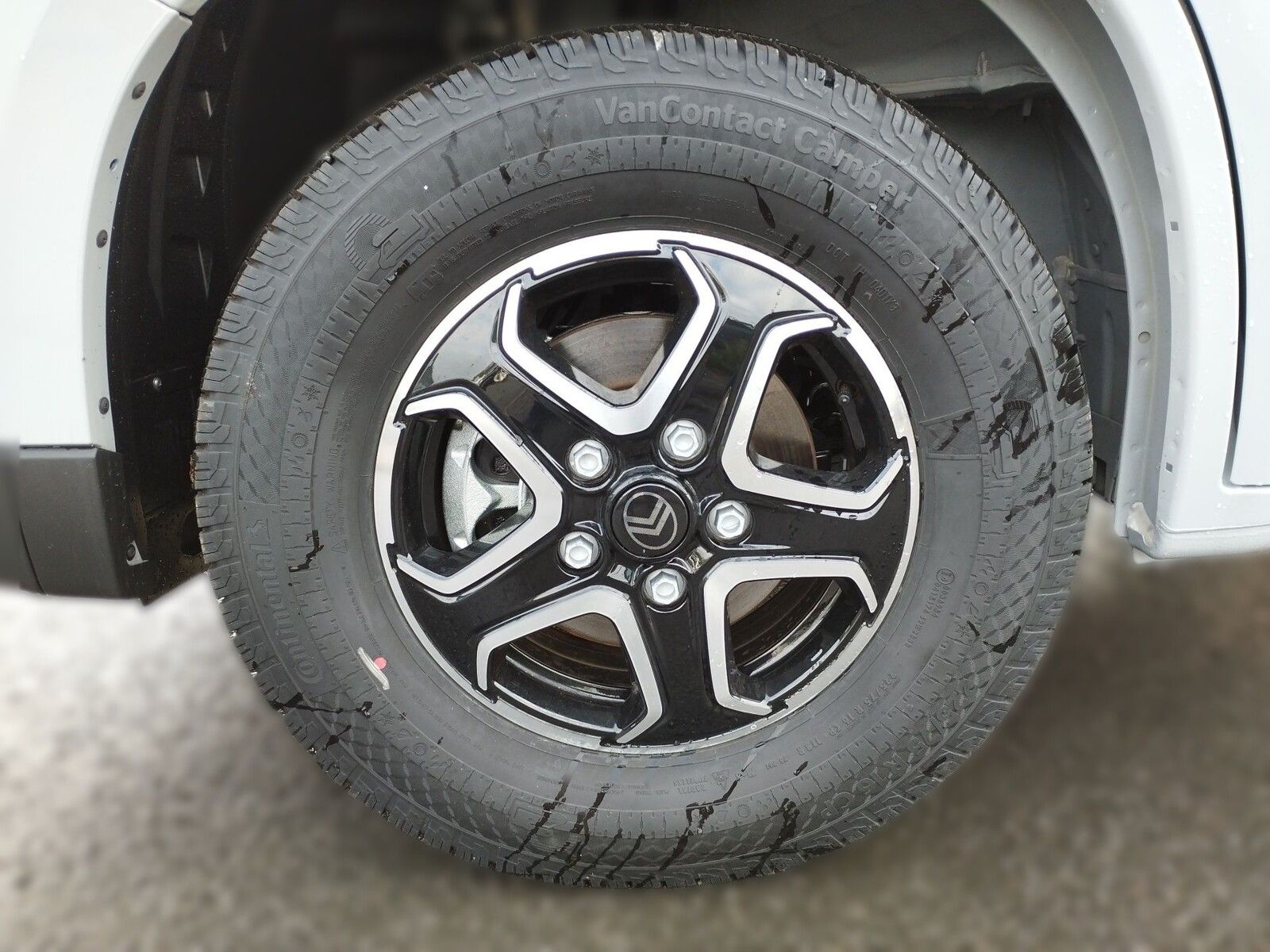 Fahrzeugabbildung Sunlight Adventure Cliff 640 Automatik, Dörr Edition, LTE