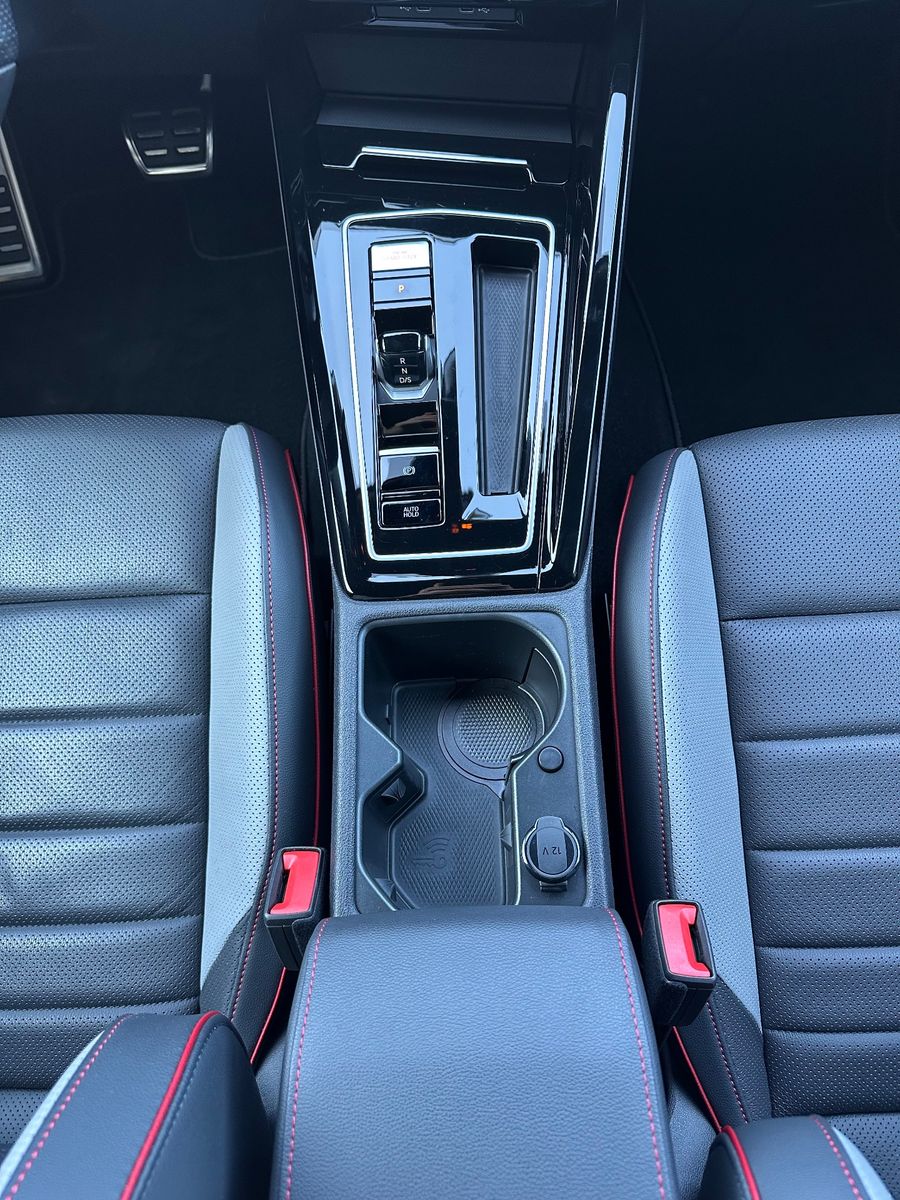 Fahrzeugabbildung Volkswagen Golf GTI 2.0 TSI DSG NAV+MATRIX+ACC+HUD+VCOCK+PP