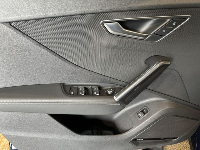 Q2 35 TFSI S LINE +MATRIX+NAVI+AHK+KAMERA+SONOS+
