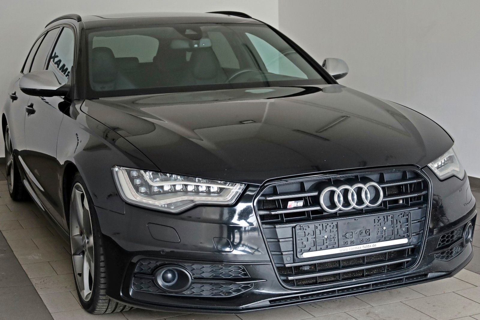 Fahrzeugabbildung Audi S6 Avant 4.0 TFSI quattro Leder,Navi,LED,HUD,Pan