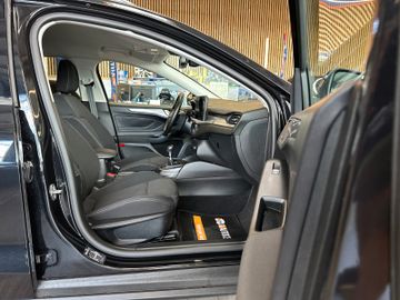 MYAUTOCENTER – Gebraucht- und Jahreswagen mit Werkstattservice in Pfaffenhofen Ford Focus *KEYLESS*ACC*NAV*1-HAND*2-ZONEN*