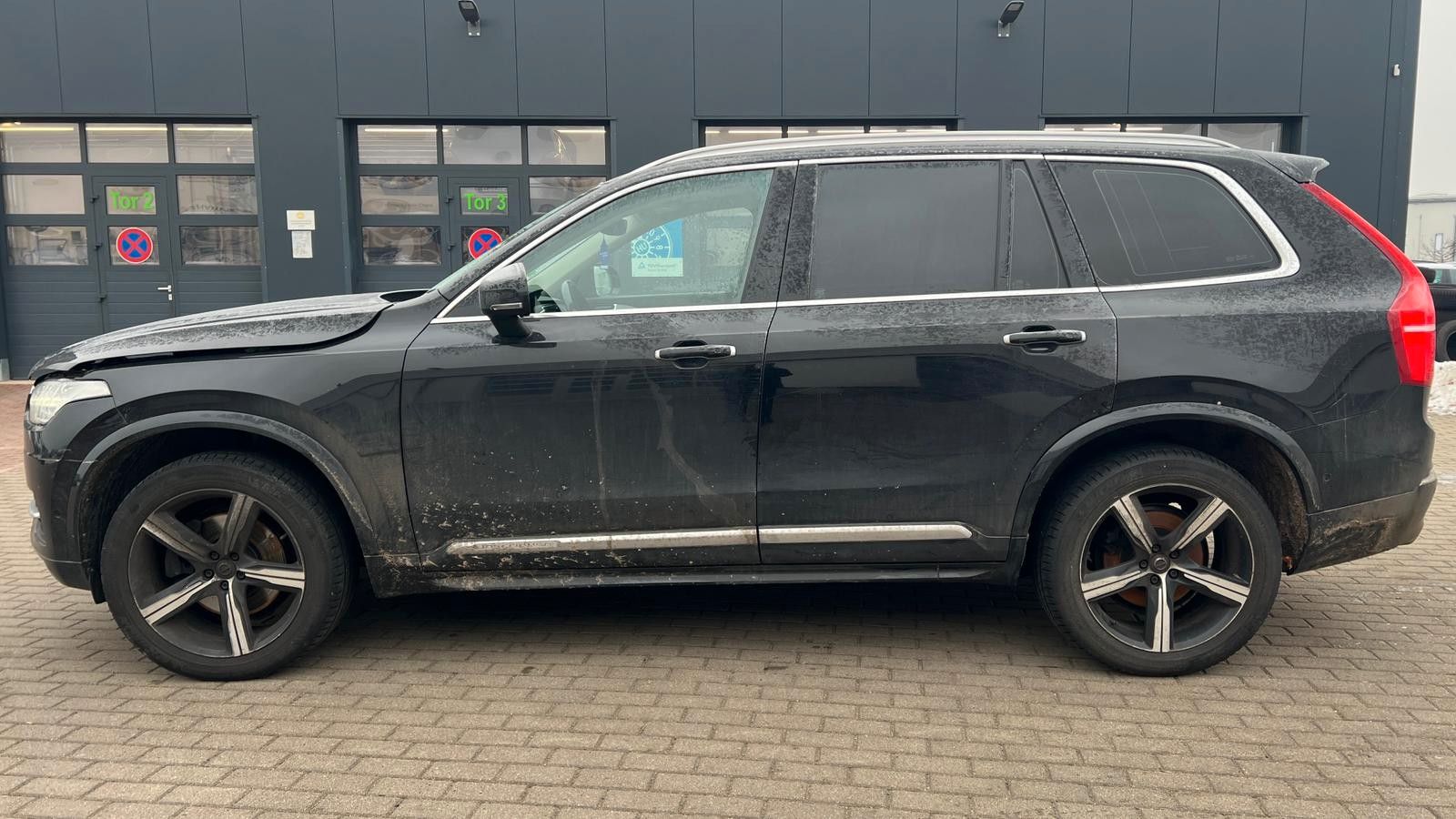 Fahrzeugabbildung Volvo XC90 Inscription AWD Frontschaden